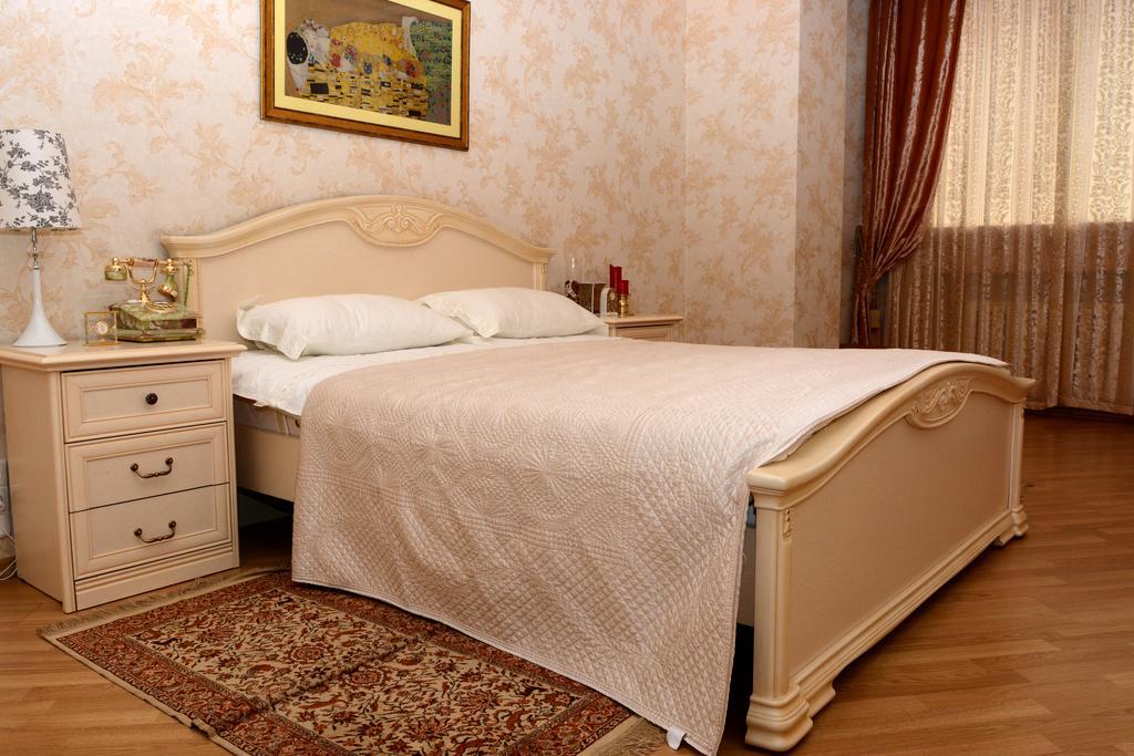 Golden Dragon Aparthotel Bishkek Exterior foto