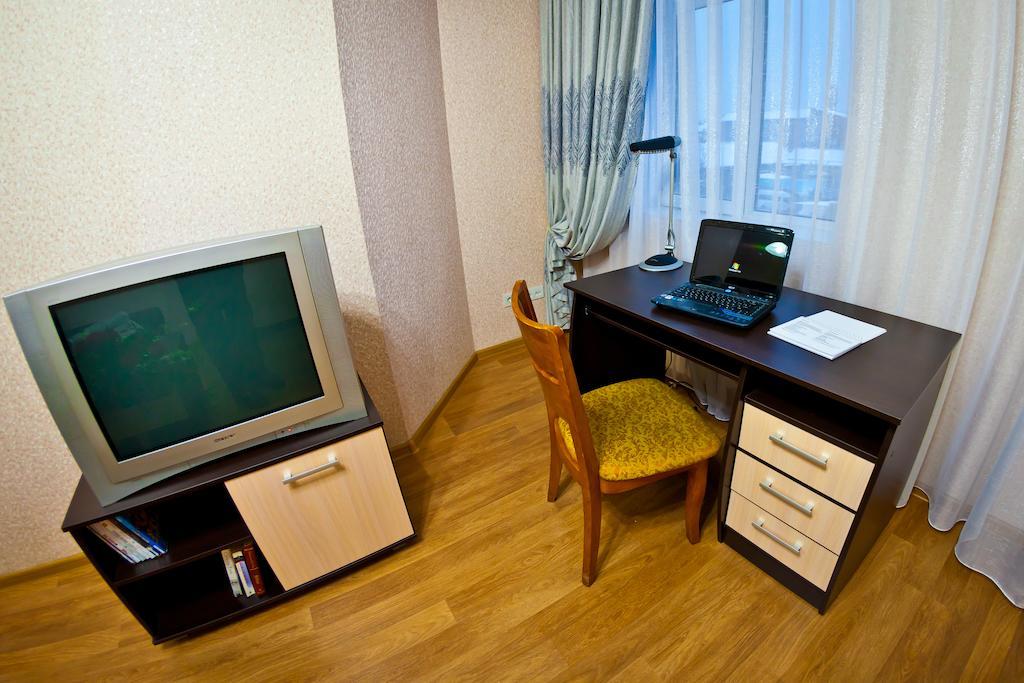 Golden Dragon Aparthotel Bishkek Quarto foto