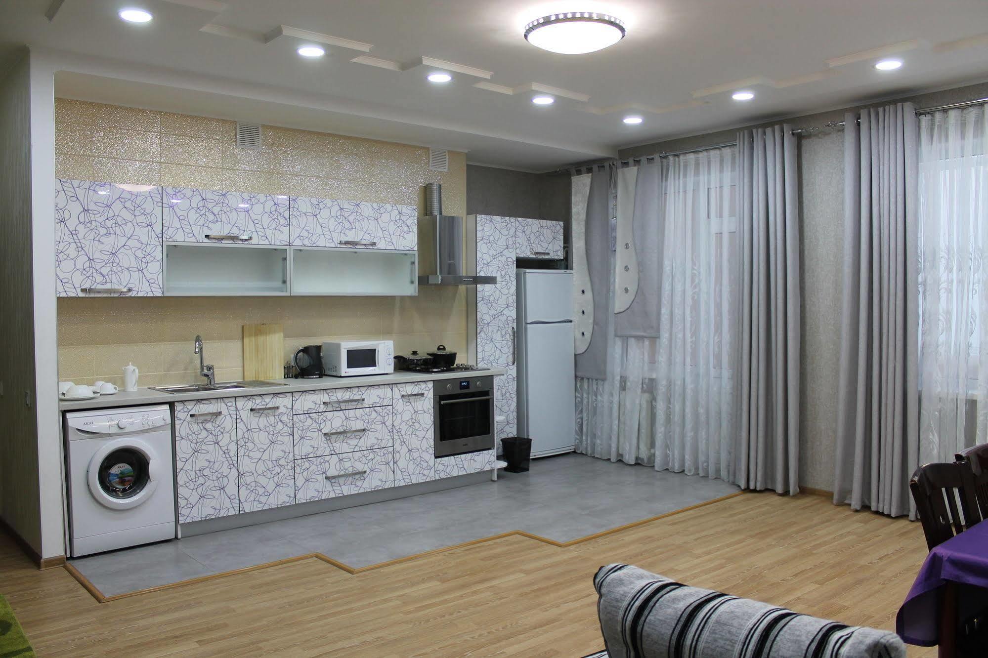 Golden Dragon Aparthotel Bishkek Exterior foto